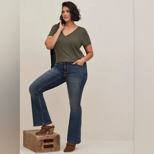 Luxe Slim Boot Jean - 18S (D6-10)